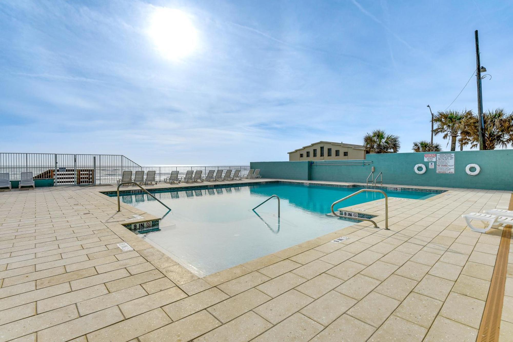 Updated Daytona Beach Oceanfront Studio! ภายนอก รูปภาพ